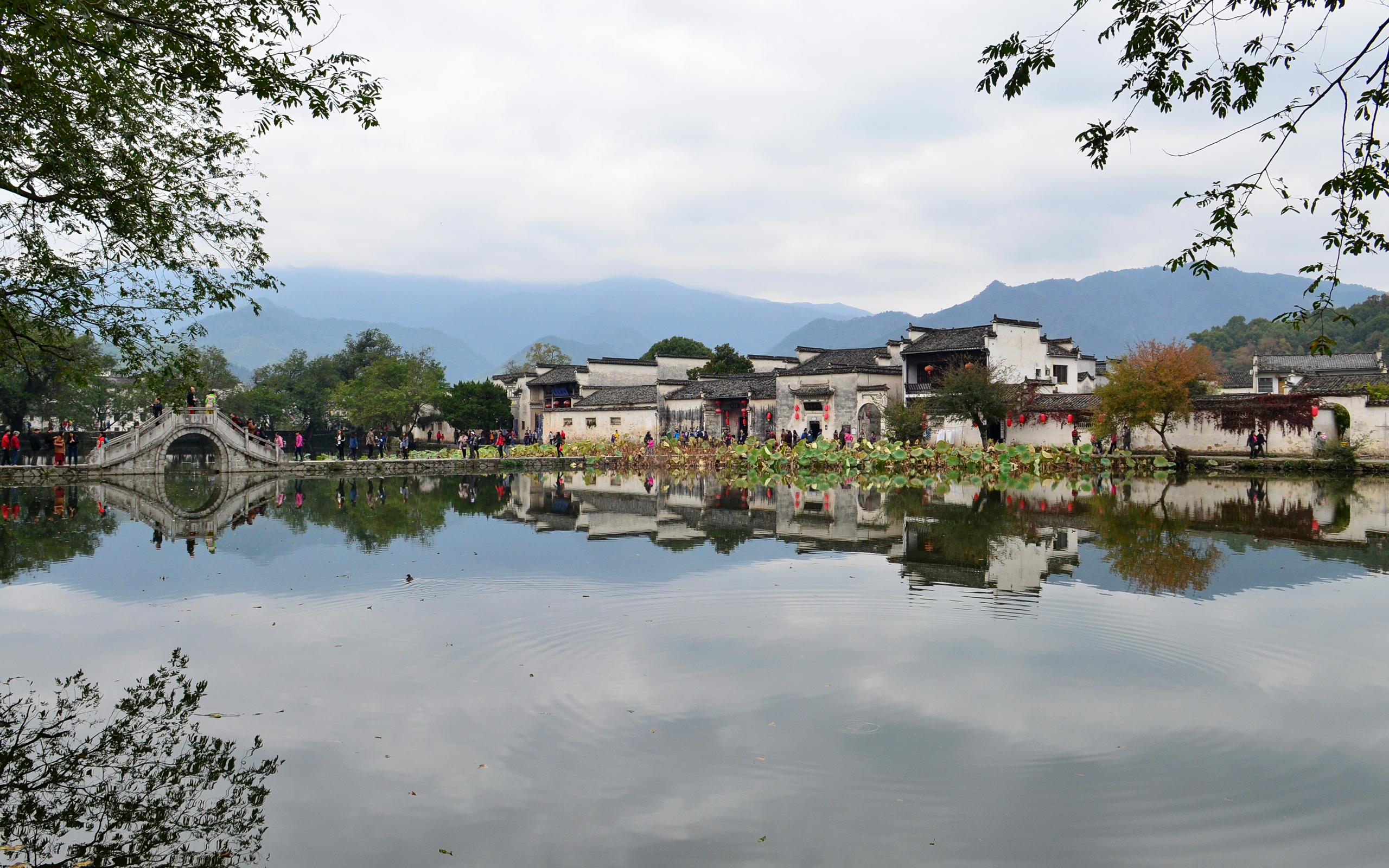 South Lake of Hongcun reflecting whitewashed Huizhou houses