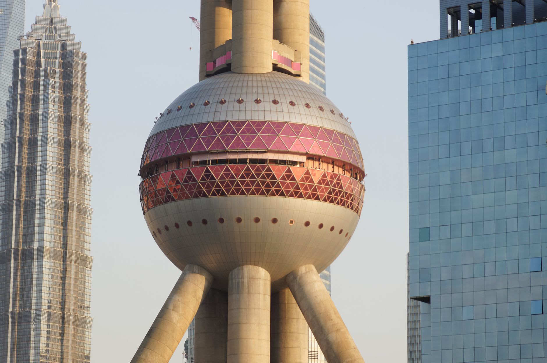 Primer plano de la esfera de la torre