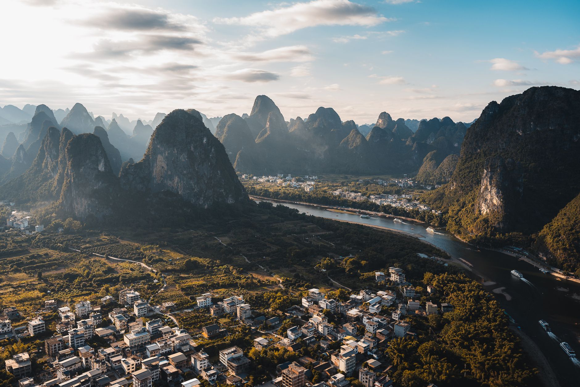 Guilin 3-Day Itinerary: Li River Cruise, Karst Peaks & Longji Terraces (2026)