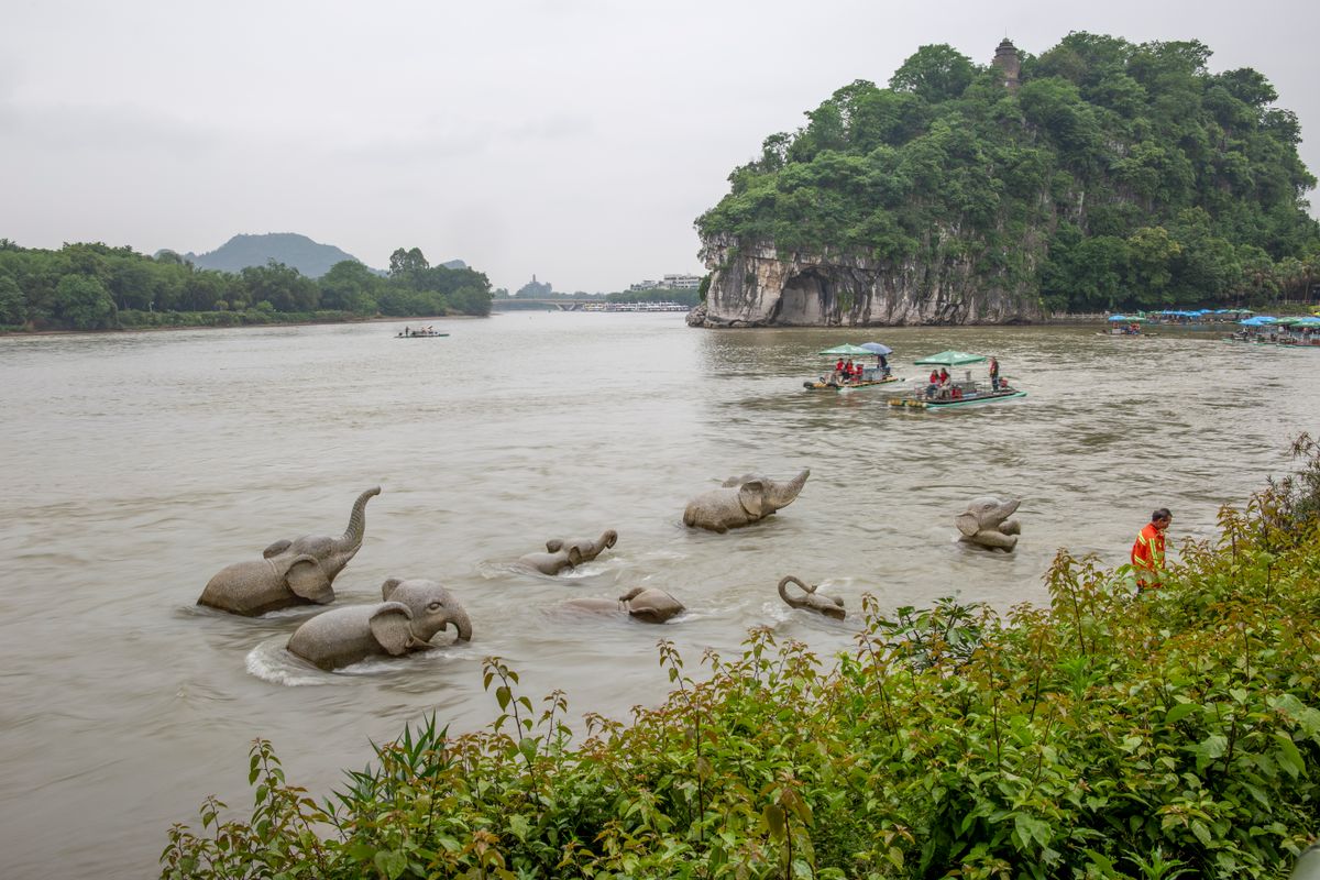 Elephant Trunk Hill rock formation on the Li River in Guilin