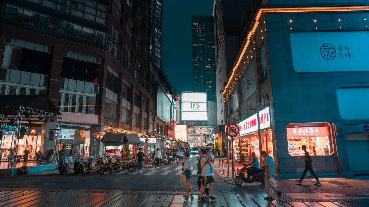 Chengdu IFS and Chunxi Road pedestrian shopping street at night