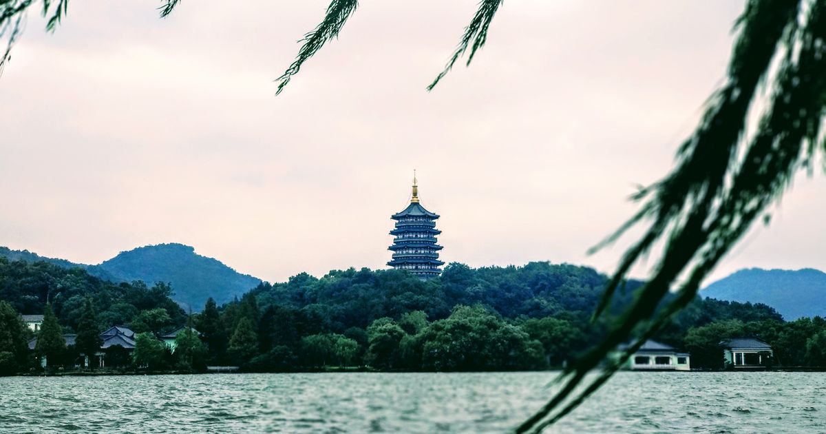 Where to Stay in Hangzhou: West Lake View vs Wulin Square (2026 Guide)