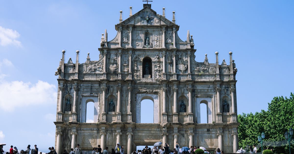 Where to Stay in Macau: Peninsula vs Cotai Strip (2026 Guide)