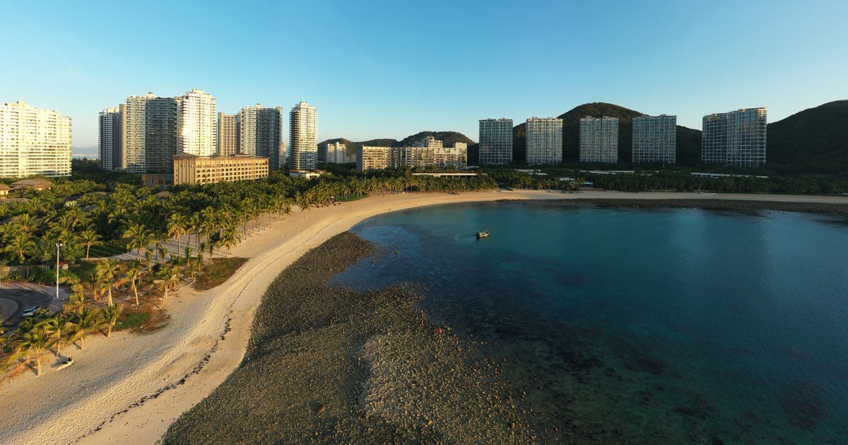 Where to Stay in Sanya: Yalong Bay vs Sanya Bay (2026 Guide)