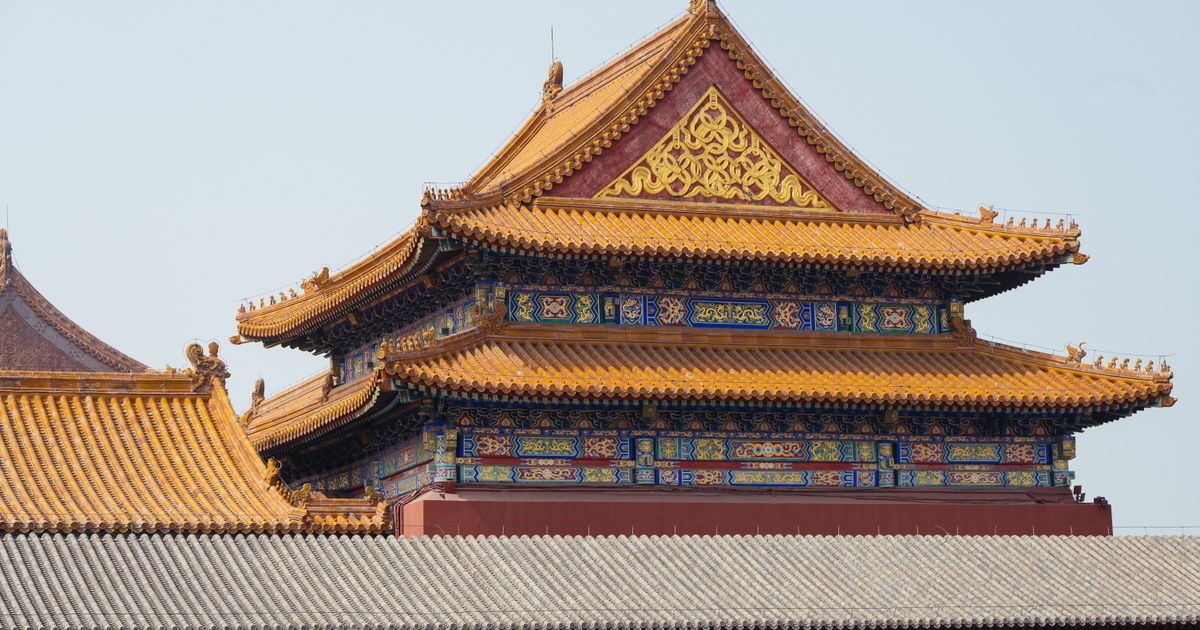 Beijing Hotels Near the Forbidden City: Siheyuan Courtyards vs Wangfujing (2026 Prices)