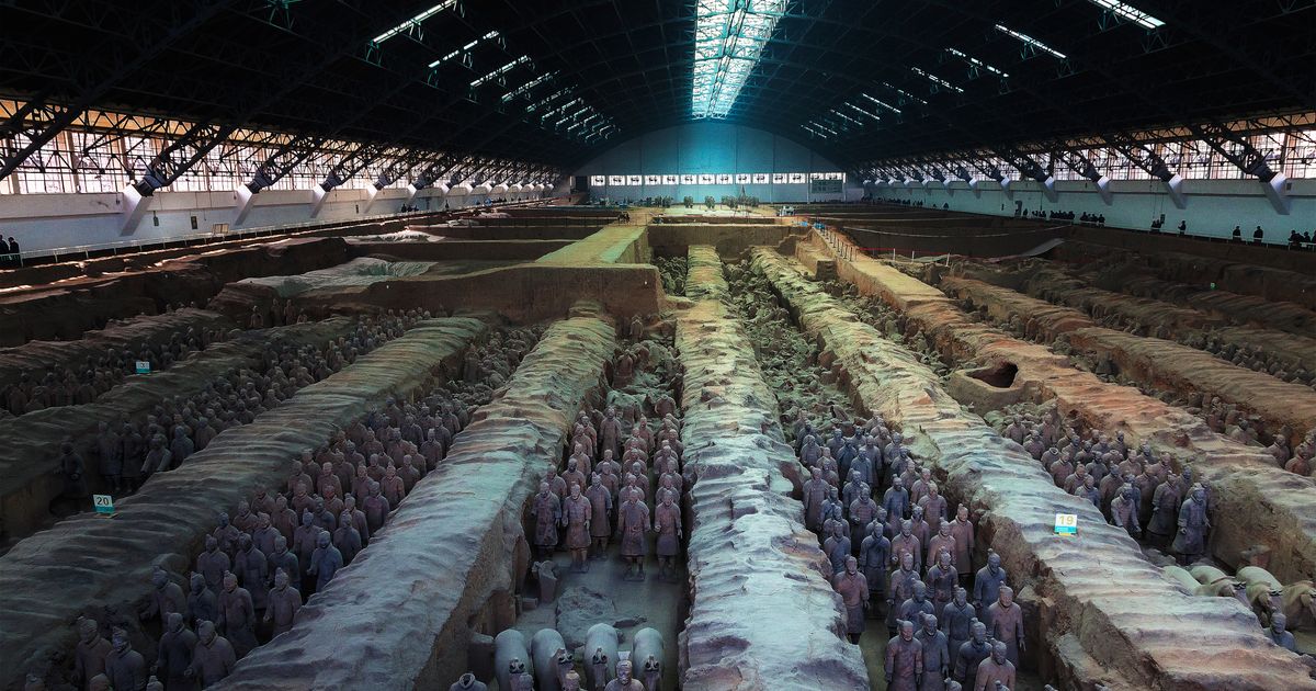 Beijing to Xi'an Train 2026: 4.5-Hour Bullet vs 12-Hour Sleeper