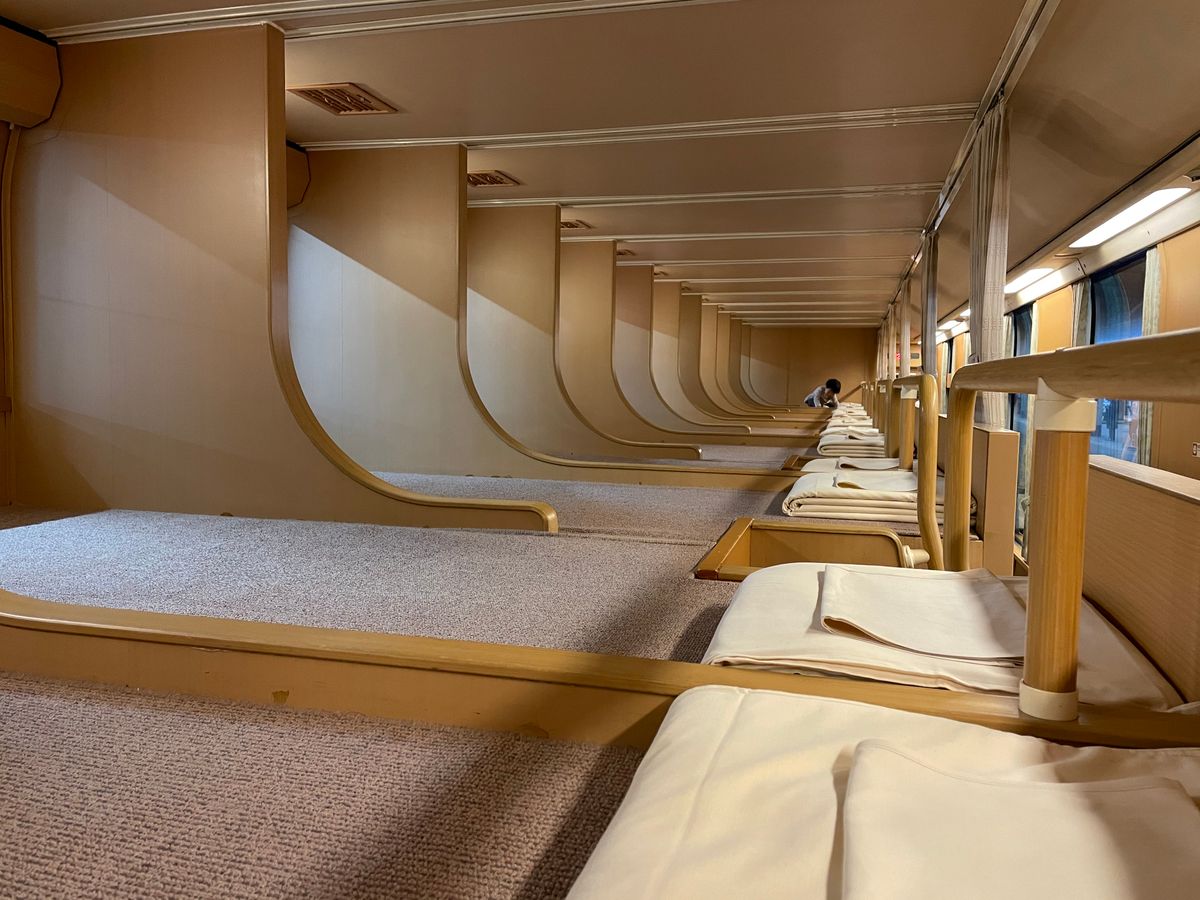 Hard sleeper carriage interior on an overnight Chinese train