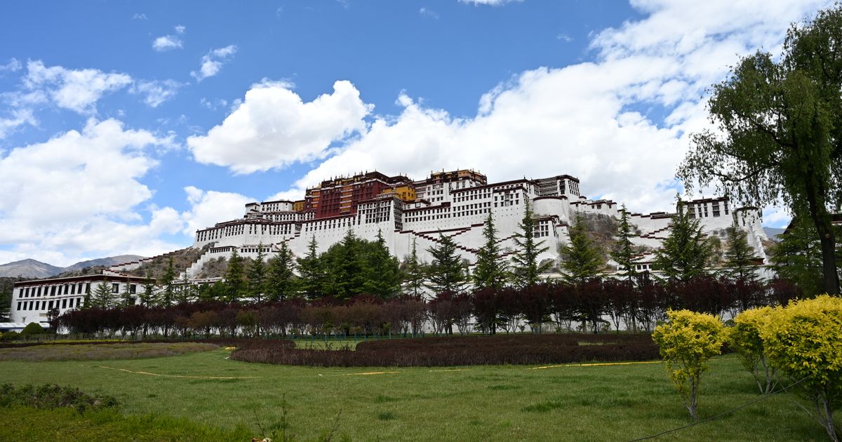 Beijing to Lhasa Train 2026: Z21 Cost, Time and Tibet Permit Guide