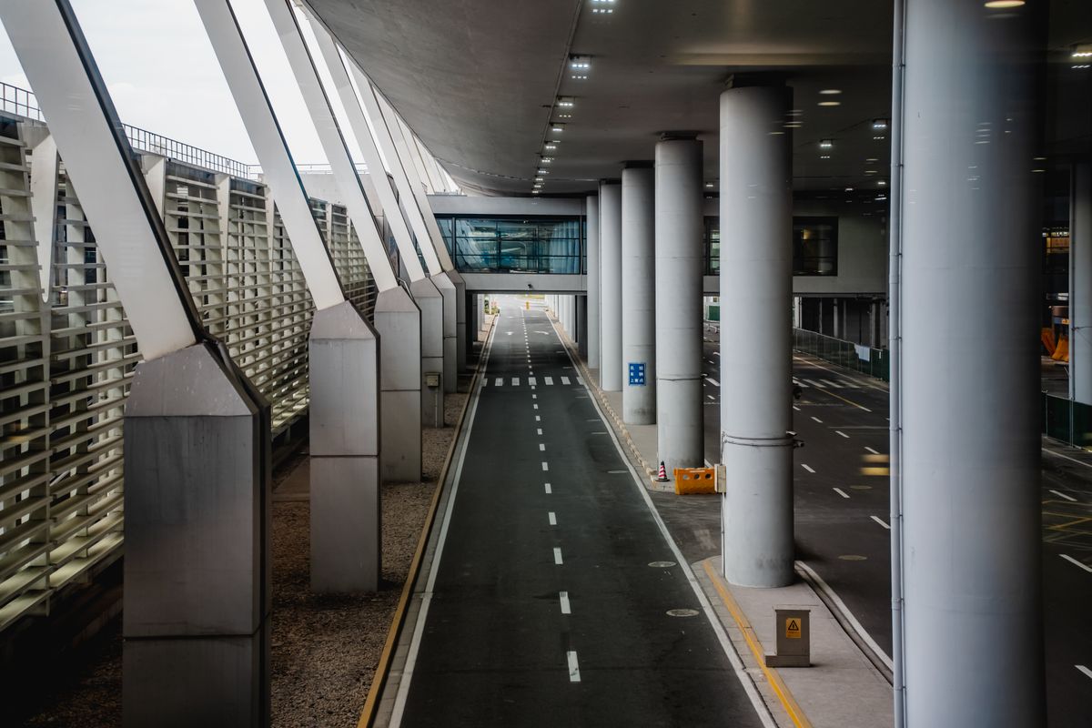 Shanghai Metro elevated train, the budget alternative into the city center