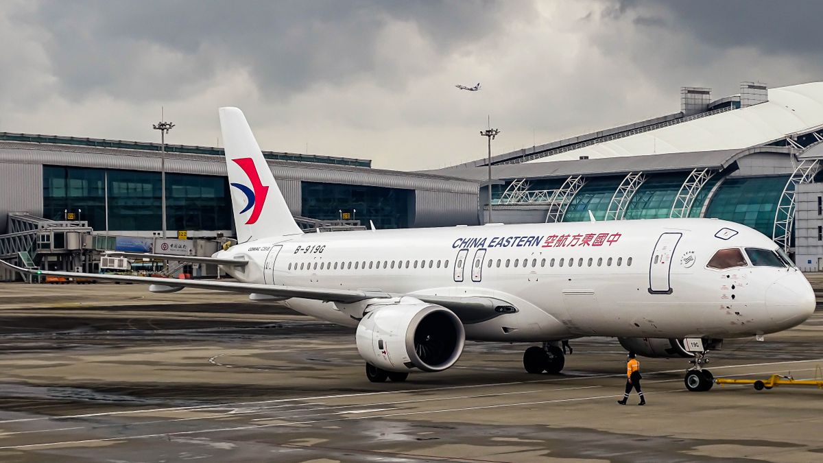 Aircraft on the tarmac at a Chinese airport