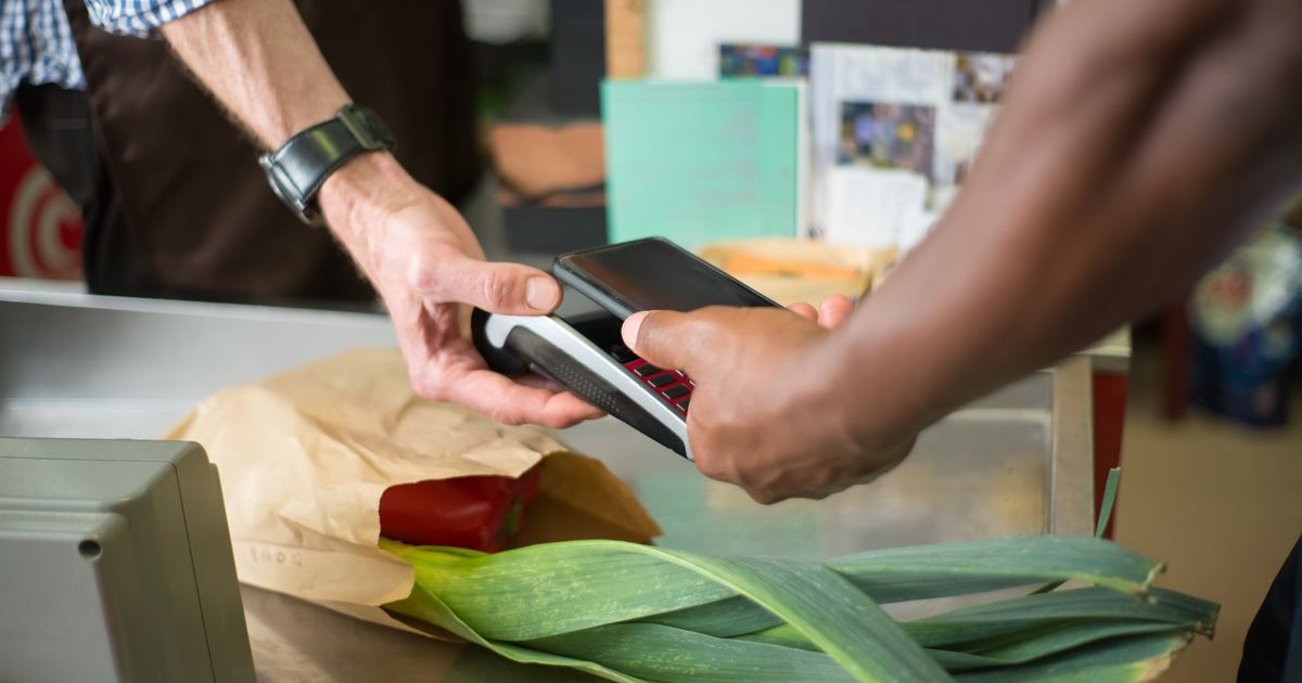 WeChat Pay for Foreigners (2026): Setup, Fees, Limits & Foreign Cards