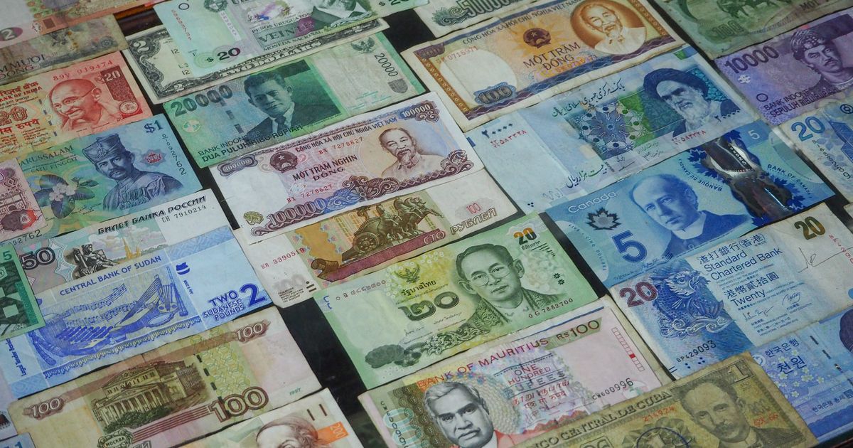 Best Currency to Take to China (2026): Cash, Exchange & USD Myths