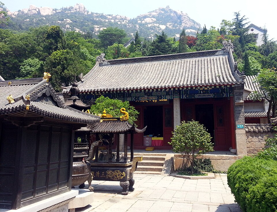 Taiqing Temple hall on Mount Lao
