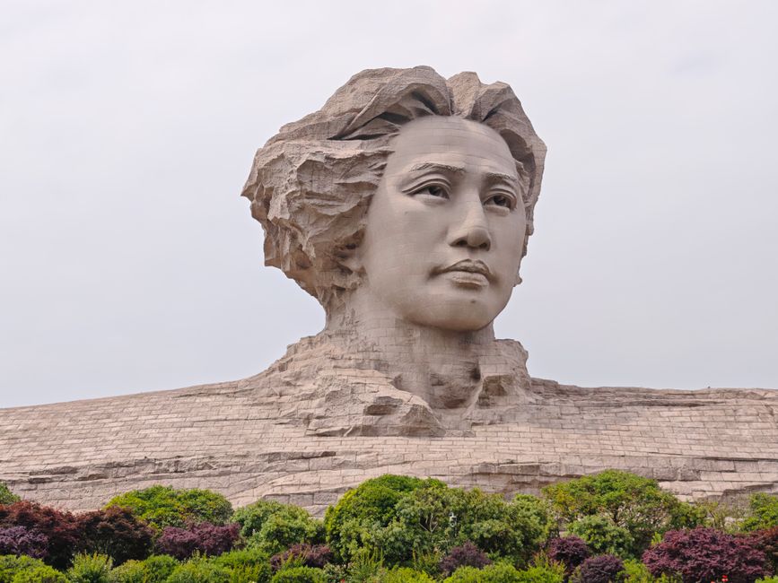 Young Mao Zedong statue on Orange Isle