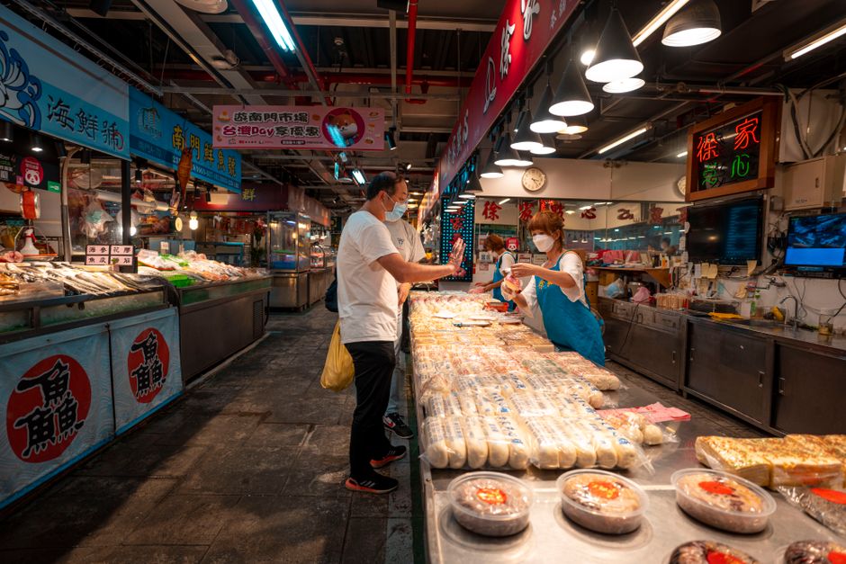 Food shopping scene in Foshan.
